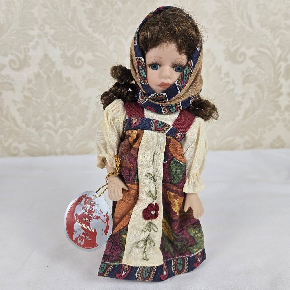 VTG Dolls of the World LImited Edition by Barbara Lee "Romania" Porcelain Doll